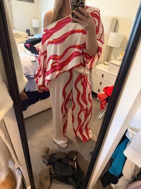 Flowy Two-Piece Set with Pink & Red Wave Print cancun wear